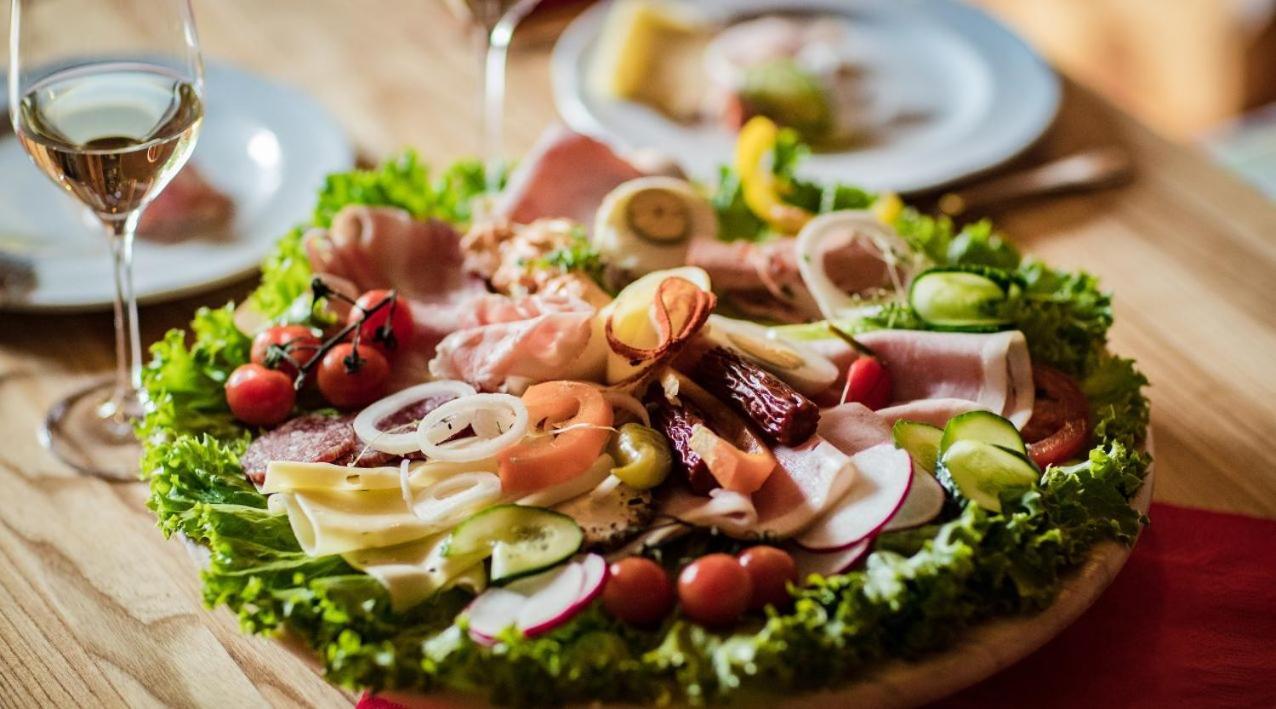Genuss- Und Wellnesshotel Puchas Kukmirn Buitenkant foto